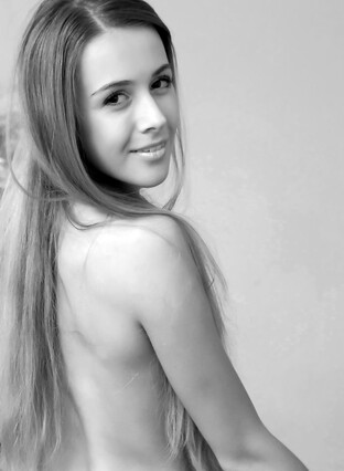 With a cheerful, fun and vivacious personality, Lina Diamond sheds her floral dress and showcase her adorable, nubile goods in front of the camera with evocative and intimate poses.